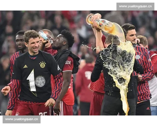 德甲联赛最新动态：拜仁多特争冠激烈 竞争格局及未来发展趋势分析